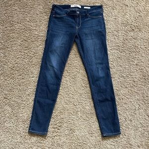 Hollister 7R low rise